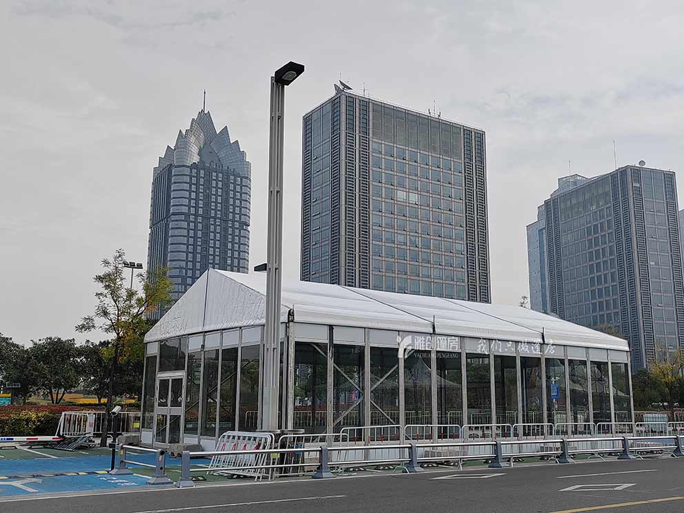 洛阳帐篷搭建生产厂家助力2024郑州马拉松赛事现场