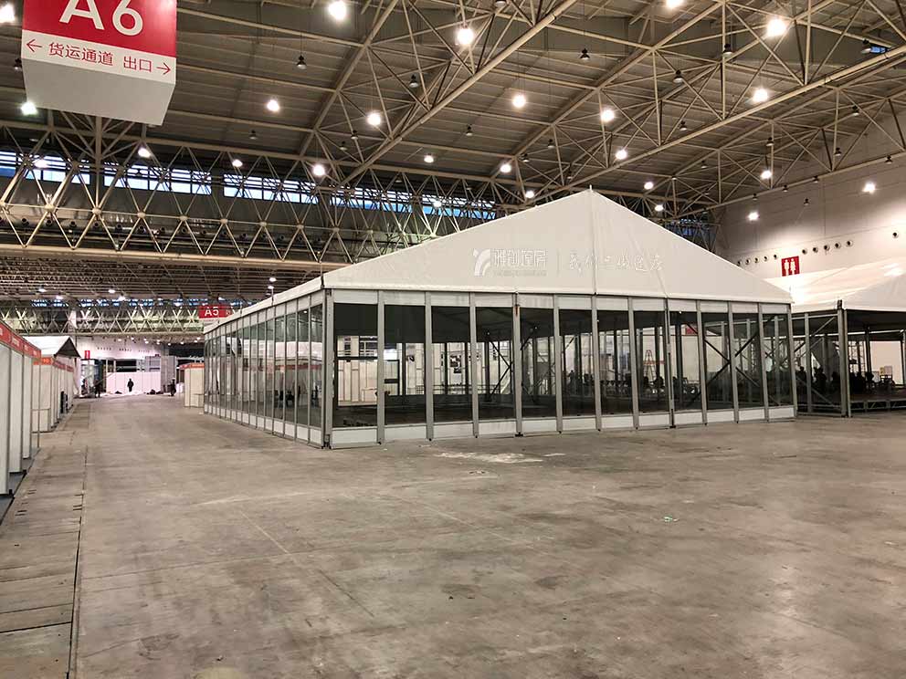 商业展会的通透展示空间，西安咸阳篷房租赁的玻璃篷房是优选